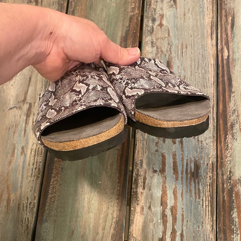 NAOT Alana Sandals Cork Comfort Slides Snakeskin Print Gray Women’s Sz 11 - Picture 5 of 10